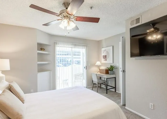 Apartment Landing - Modern With Amazing Amenities *